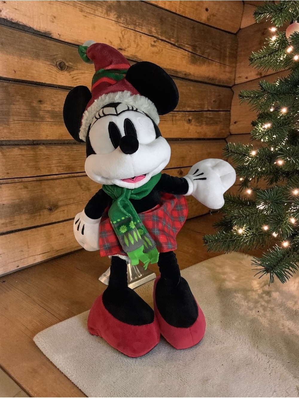 Disney Parks Minnie Mouse Holiday Plush Doll 12”